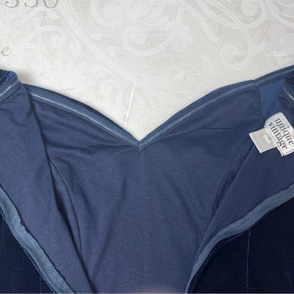 Unique Vintage blue velvet off the off-the-shoulder dress size small - Picture 3 of 11